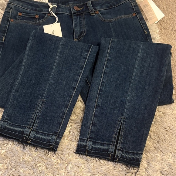 NWT Vince Camuto size 6 skinny jeans with detailed cuffs - Picture 8 of 9